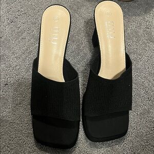 Mi Black Square-Toe Slip-On Block Heel Mules
